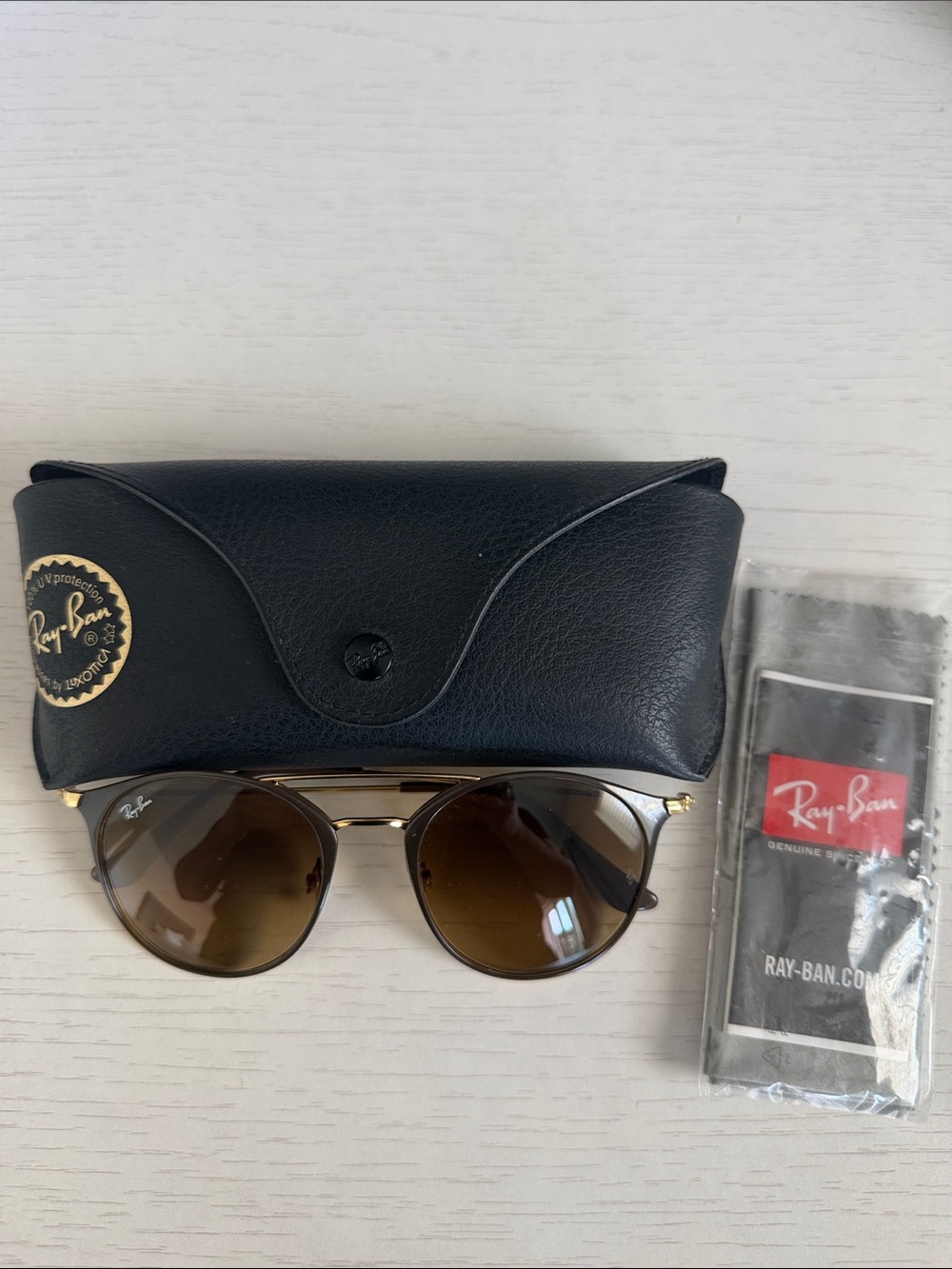 Ray-Ban Women’s Gold Frame Sunglasses with Brown Lenses & Black Case